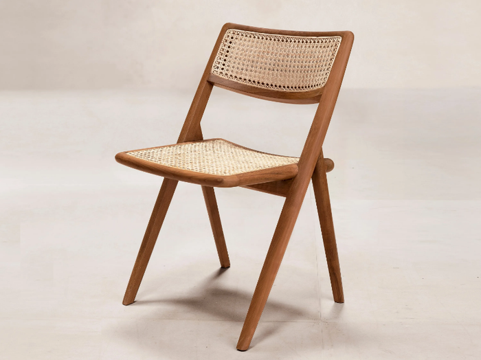 MUṄGĀRU DINING - Chair with open back in teak and cane _ Phantom Hands